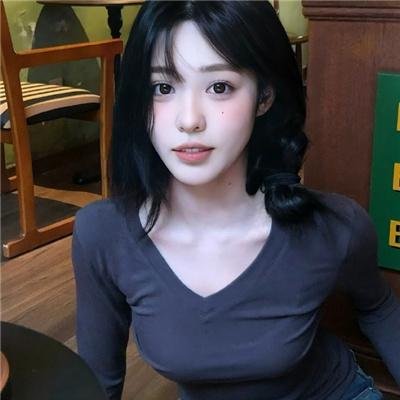 年轻女孩爱过来