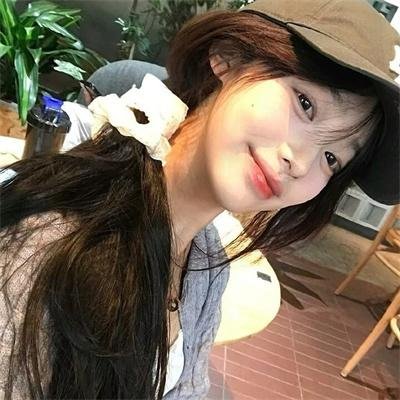 公寓里的两个女人